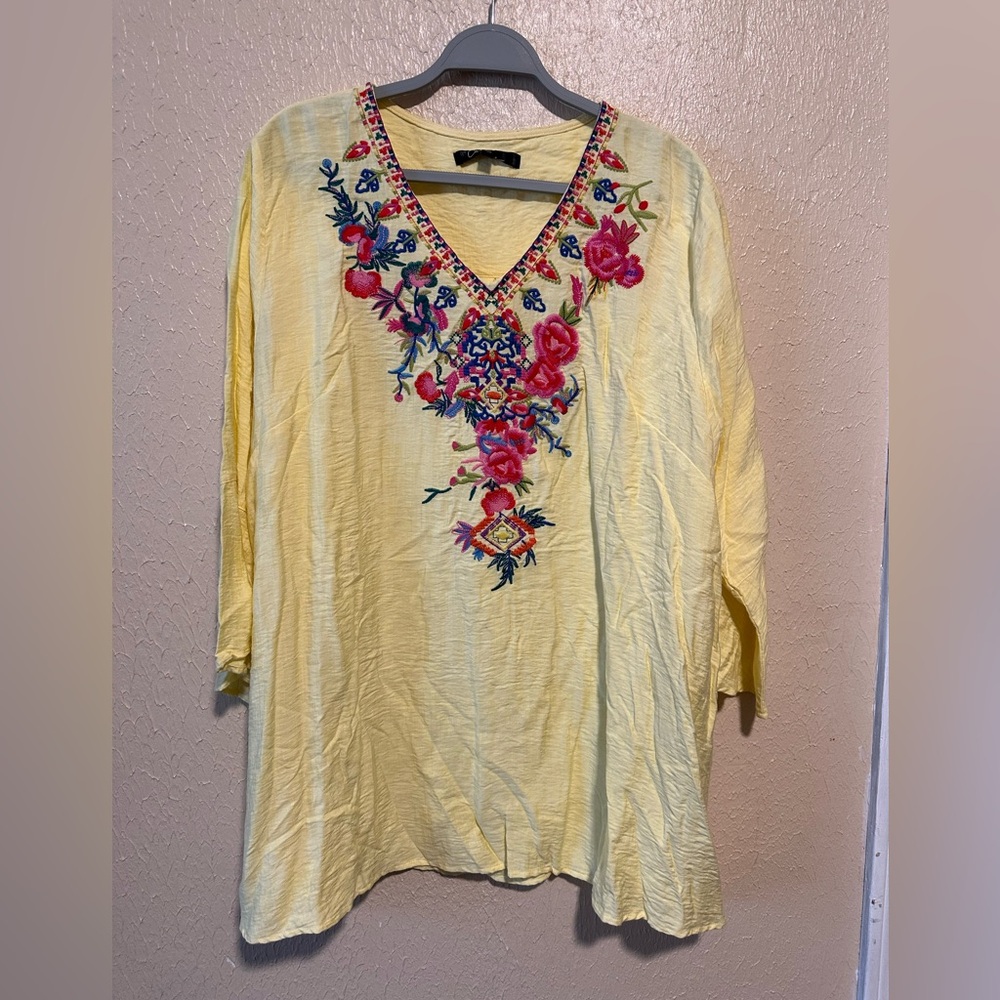 Calessa Embroidered Tunic Top Size 2X Plus‎ Size Floral